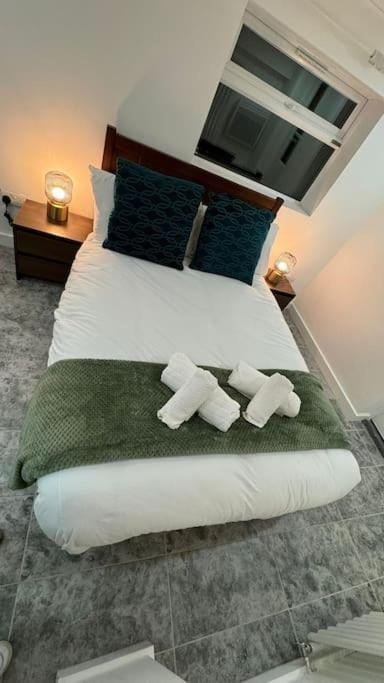 Maida Vale Notting Hill Little Venice 2Bd with Private Garden Apartment in City of Westminster