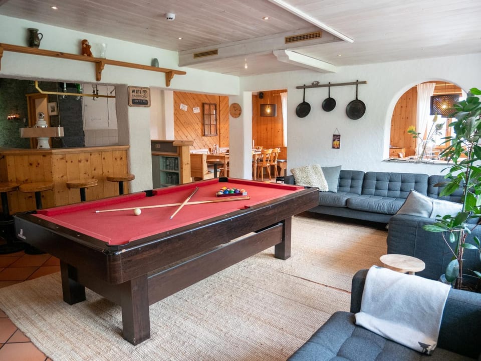 Billiard, Lounge or bar