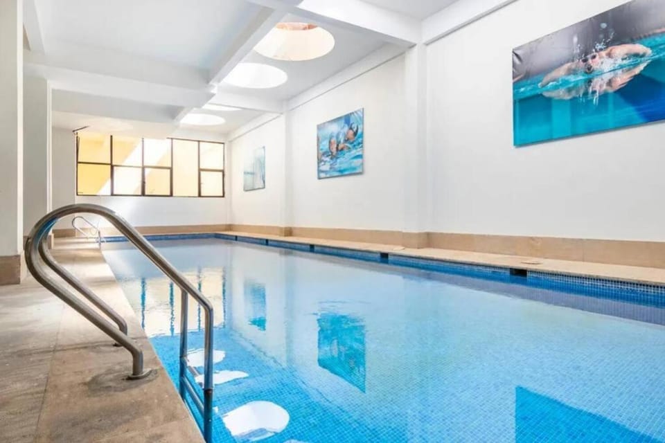 Swimming pool, Swimming pool