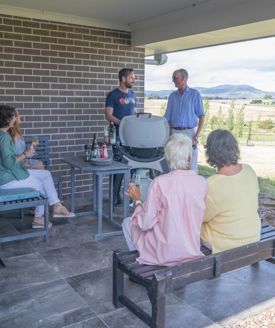 Patio, People, Natural landscape, BBQ facilities, Balcony/Terrace, Food and drinks, Guests, group of guests