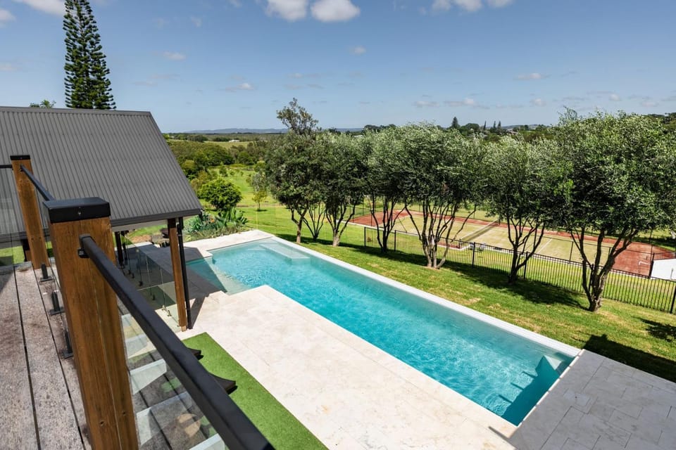 Boulders Beach retreat - Lennox Head Luxury Estate with Pool & Tennis Court sleeps 14 | Winter Escape Deal | Stay Longer =& Save | 1 June – 31 August House in Lennox Head