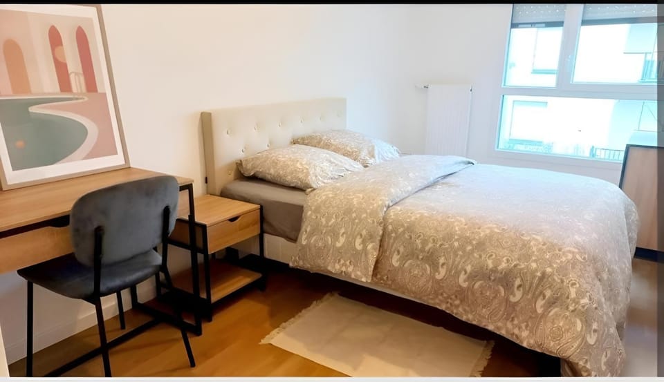 Bed, Photo of the whole room, Bedroom