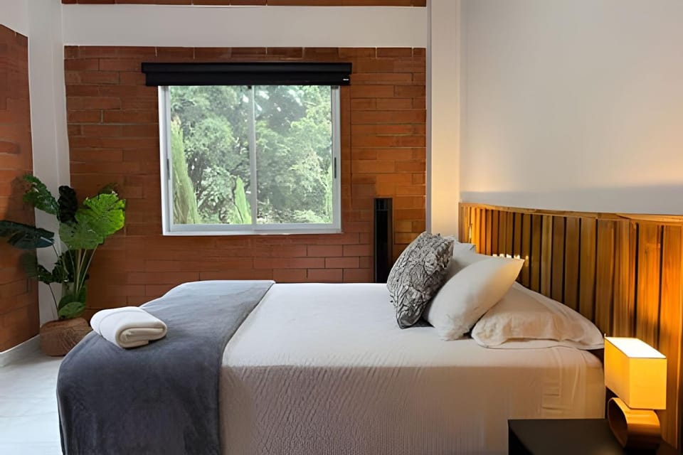 Palos altos house; Poblado; 6 min to Provenza House in Medellin