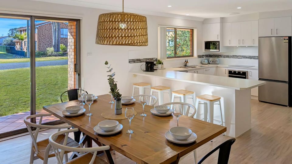 Collingwood Lodge by Experience Jervis Bay House in Vincentia