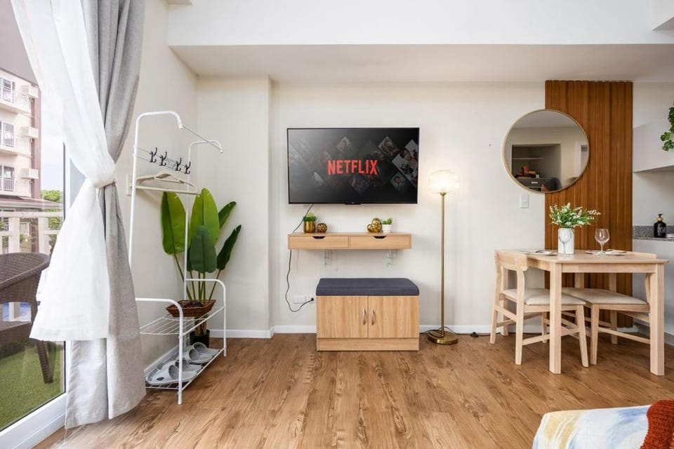 Dining area, Entertainment