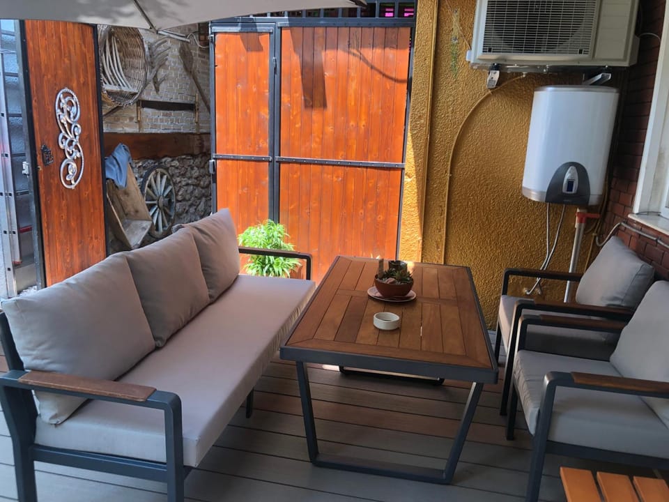 KALEİÇİ MÜSTAKİL BAHÇELİ MÜTHİŞ ev Villa in Antalya