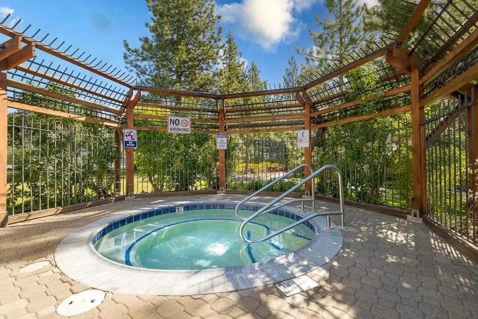 Cozy Bear's Lair House in Dollar Point