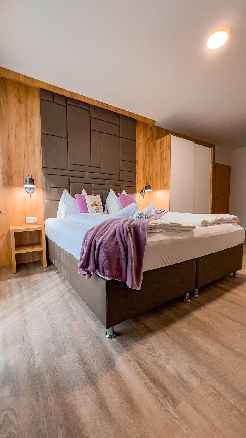 Living room, Bedroom