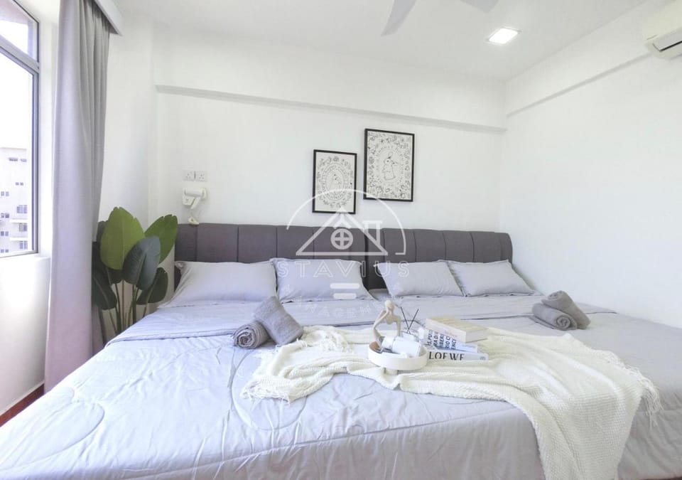 Bed, Photo of the whole room, Bedroom, towels