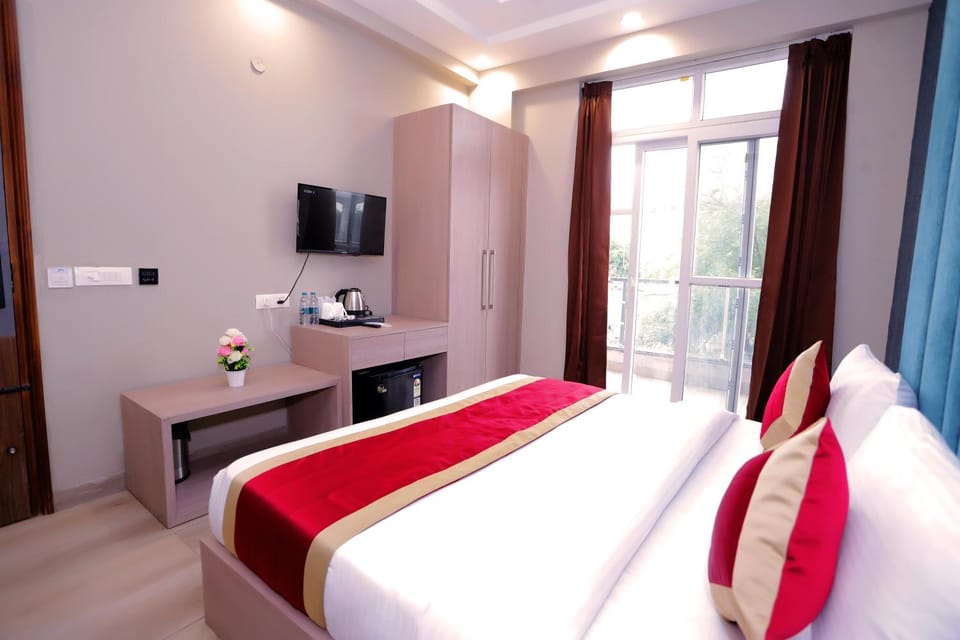 Communal lounge/ TV room, Bed, TV and multimedia, Kitchen or kitchenette, Photo of the whole room, Evening entertainment, Bedroom, hair dresser