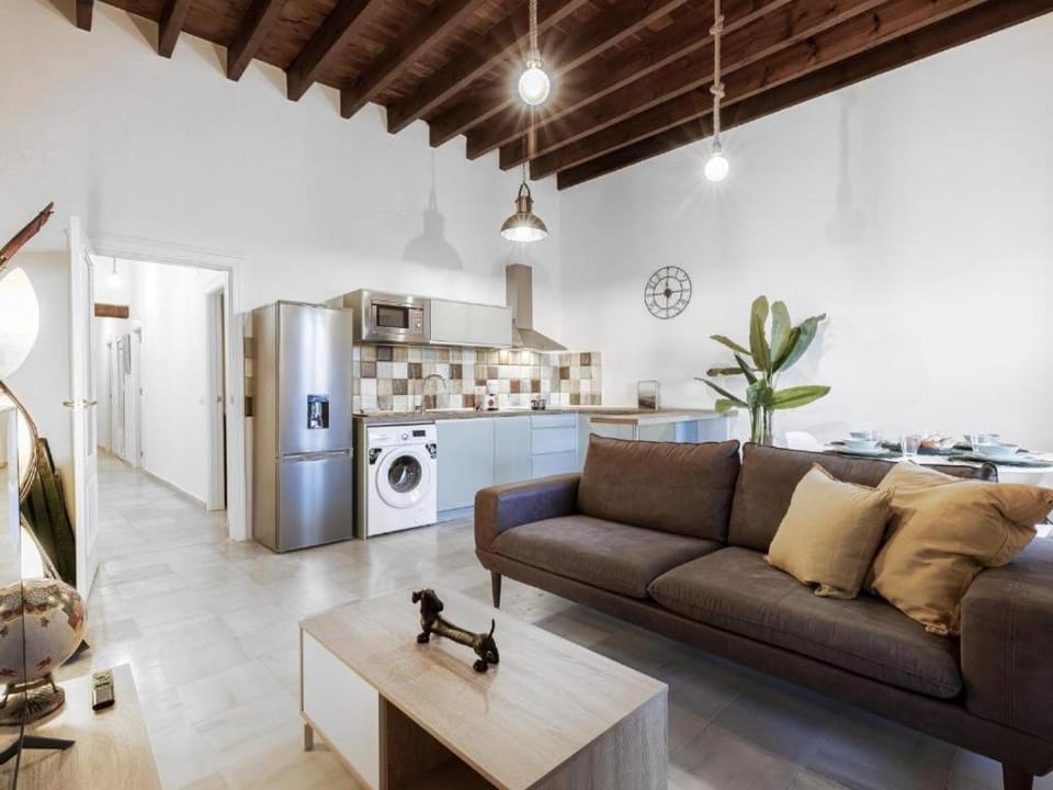Kitchen or kitchenette, Living room, Seating area