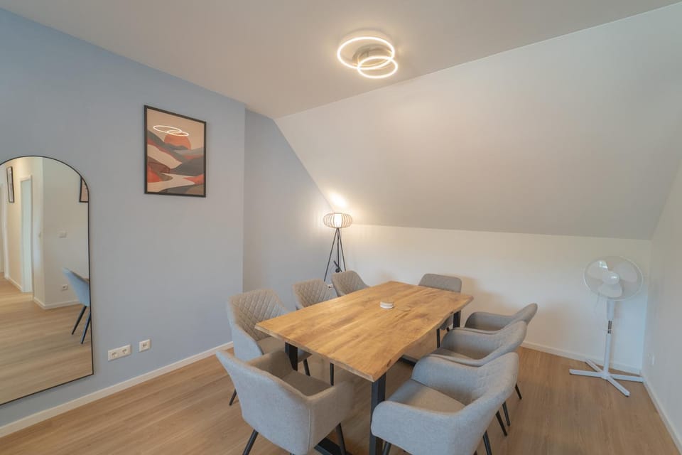 Seating area, Dining area