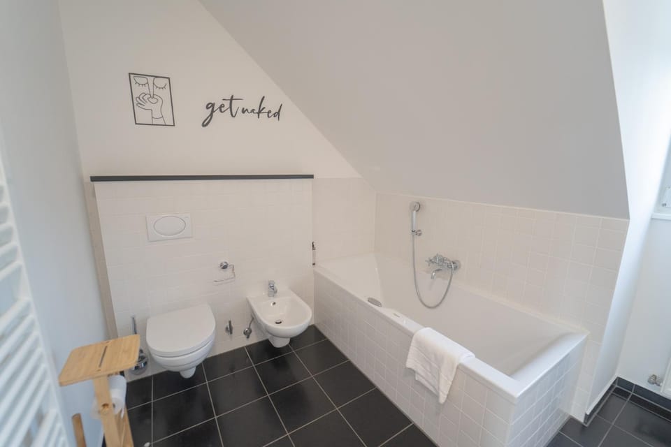 Toilet, Bathroom, Bath, towels