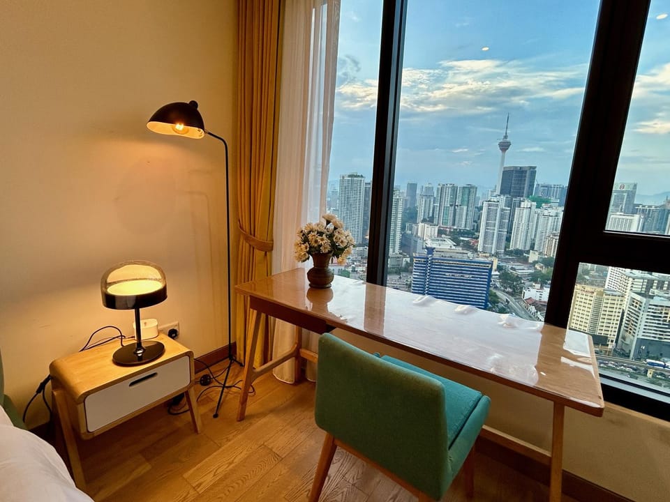 Studio with Amazing KLCC View & Infinity Pool at Lalaport Bukit Bintang Apartment in Federal Territory of Kuala Lumpur