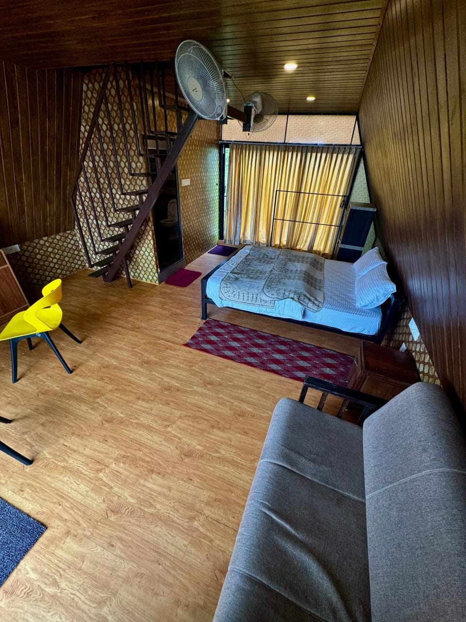 Bed, Living room, Photo of the whole room, Seating area, Bedroom
