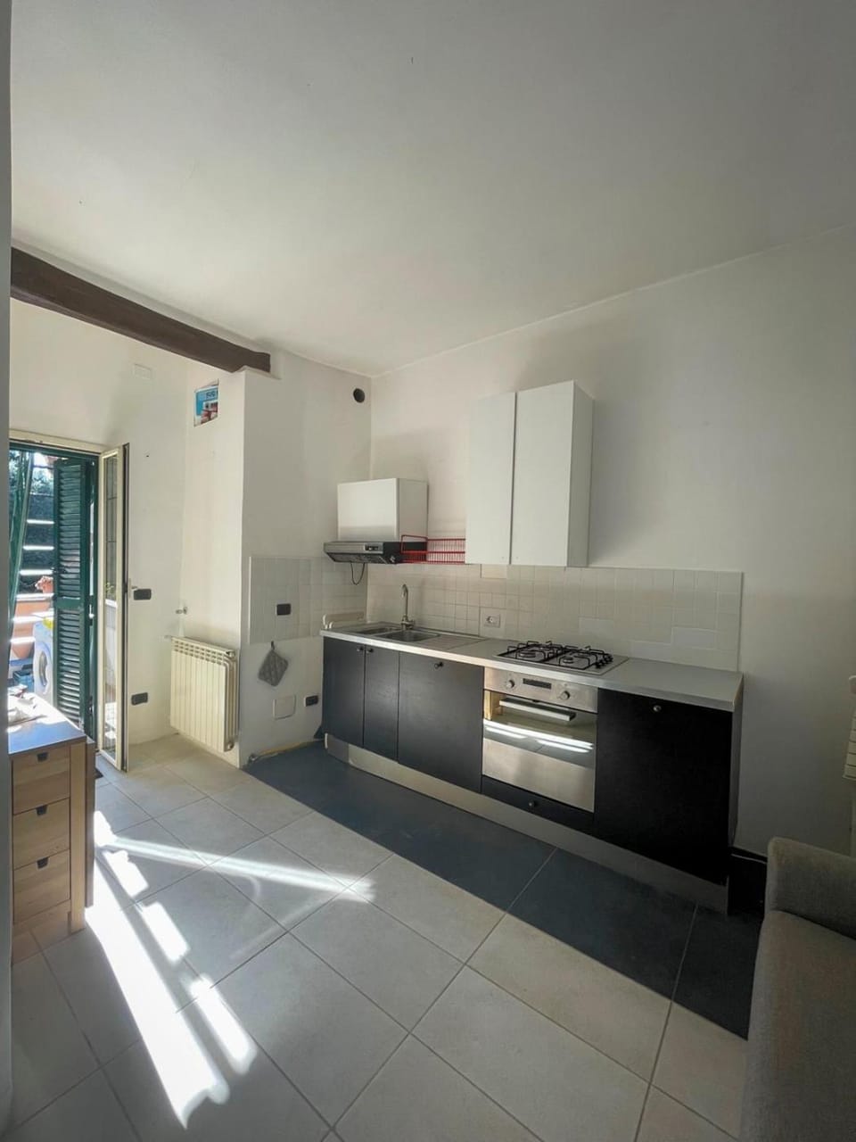 Kitchen or kitchenette, Living room, Seating area, oven
