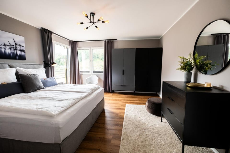 Bed, Photo of the whole room, Bedroom, wardrobe
