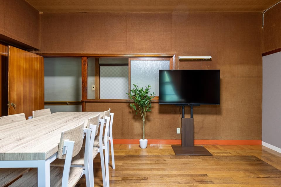TV and multimedia, Dining area
