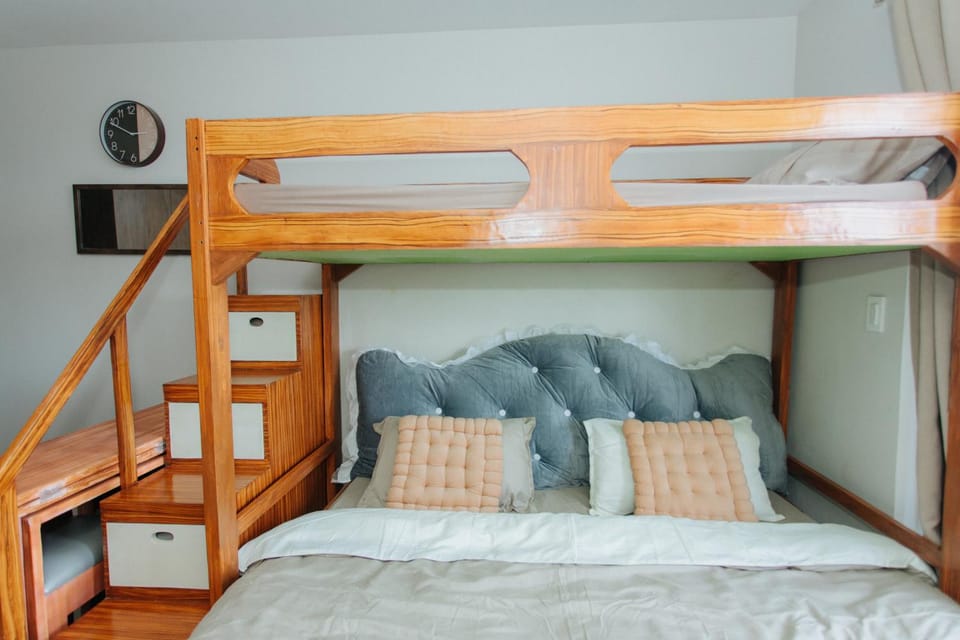 Bed, Bedroom, bunk bed
