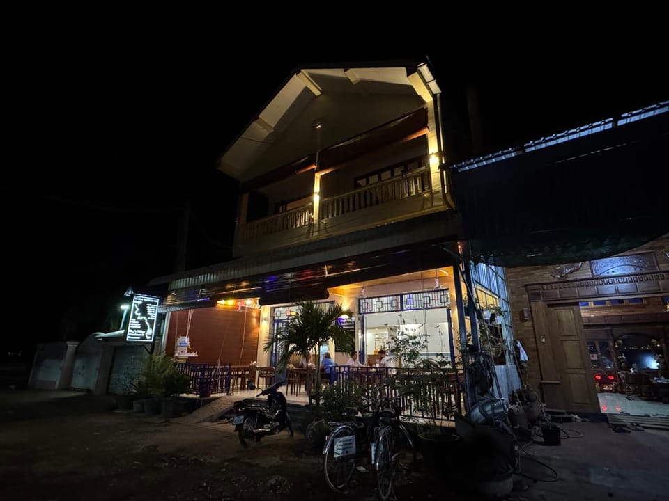 Property building, Restaurant/places to eat