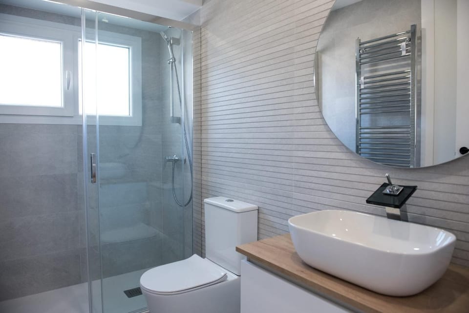 Shower, Toilet, Bathroom