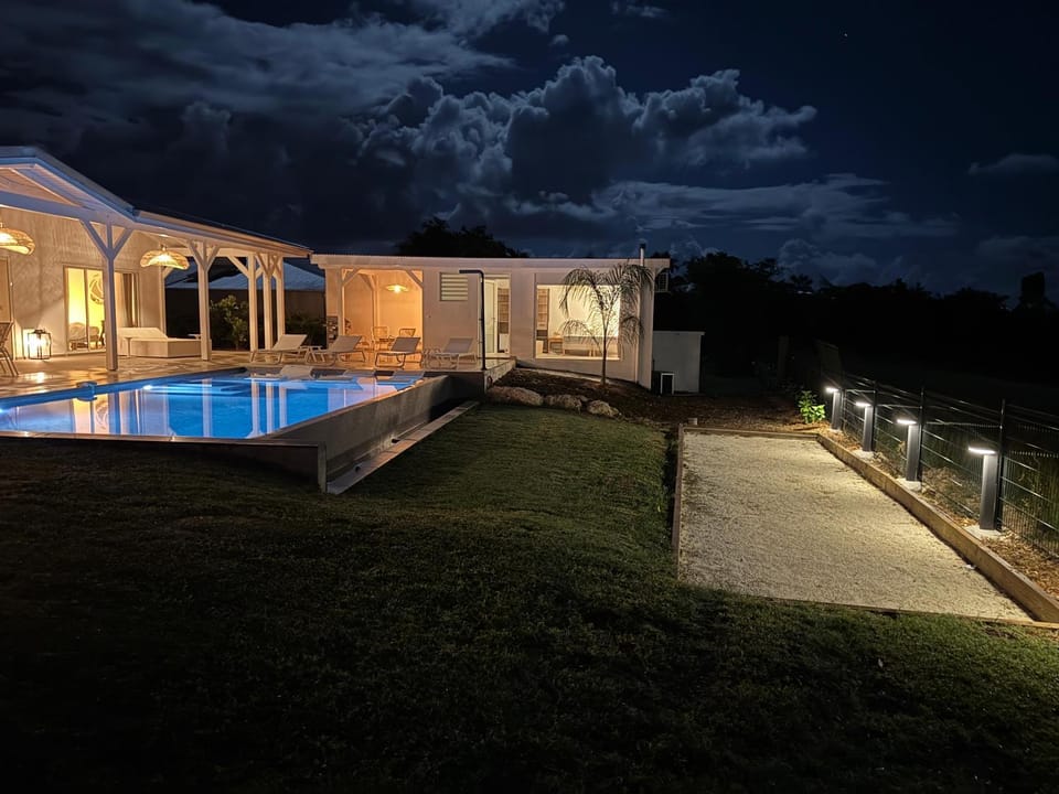 Night, Pool view