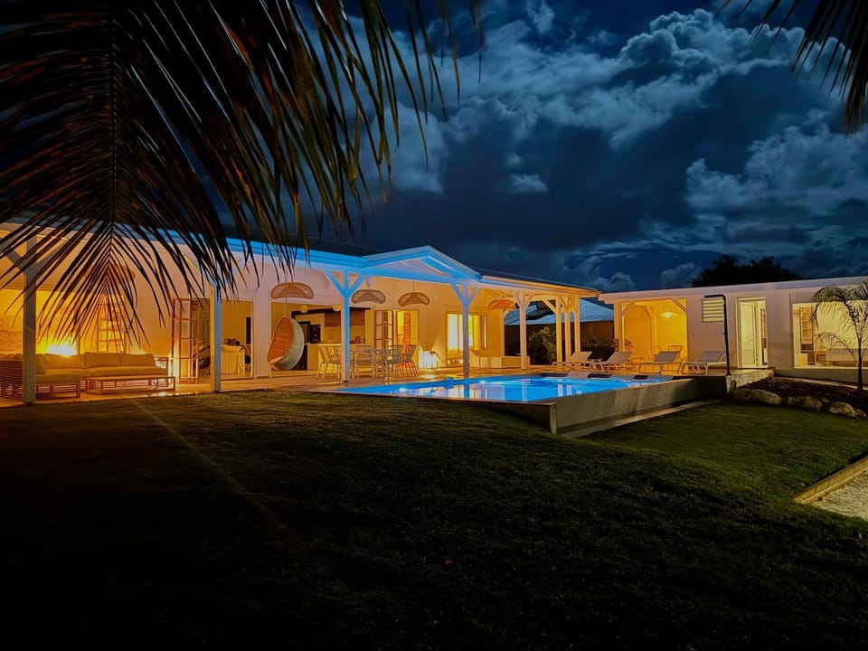 Night, Pool view, Swimming pool, sunbed