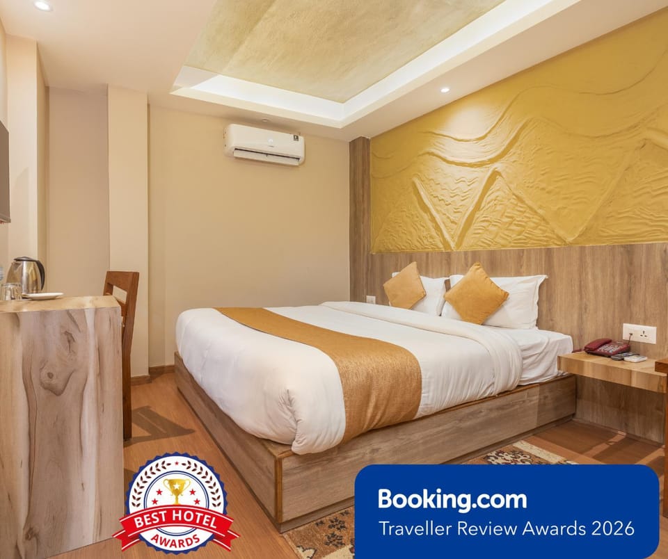 Bed, Photo of the whole room, Logo/Certificate/Sign, Bedroom, Certificate/Award, towels, air conditioner