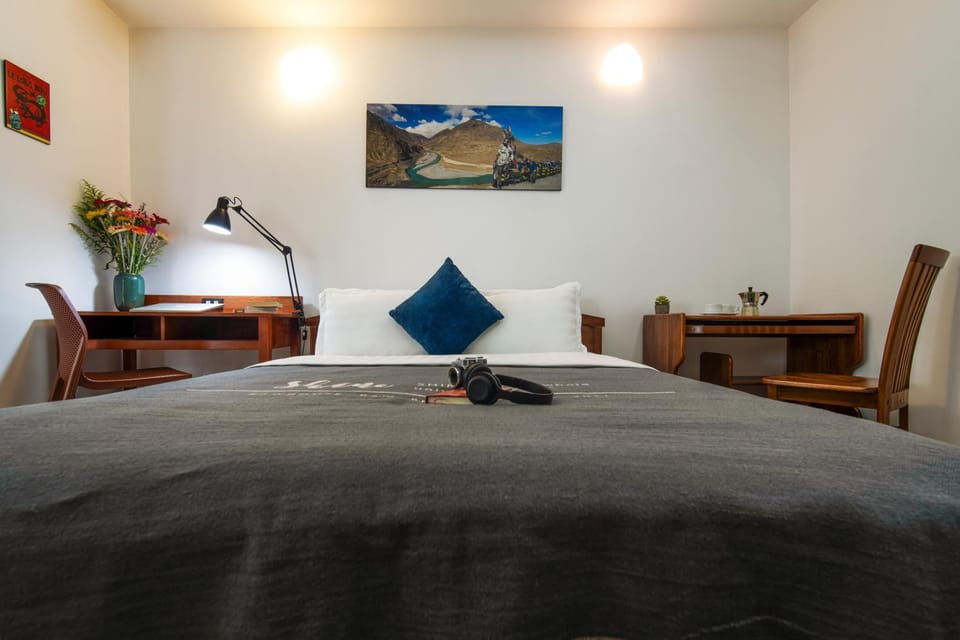 Bed, Living room