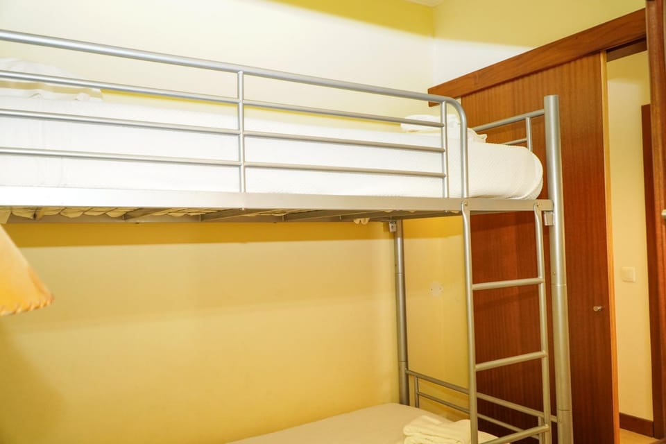 Bed, bunk bed