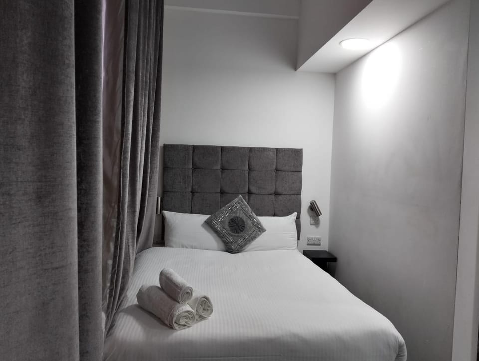 Studio - Sleeps 2 - Parking - Wifi Apartment in Nottingham
