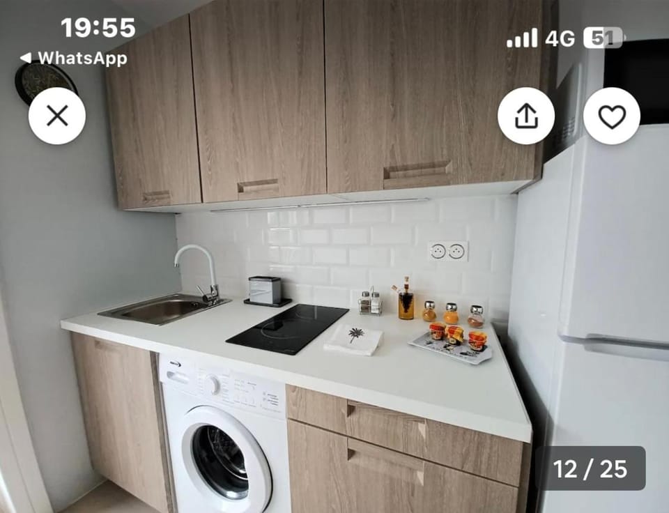 Coffee/tea facilities, oven, stove, toaster, washing machine