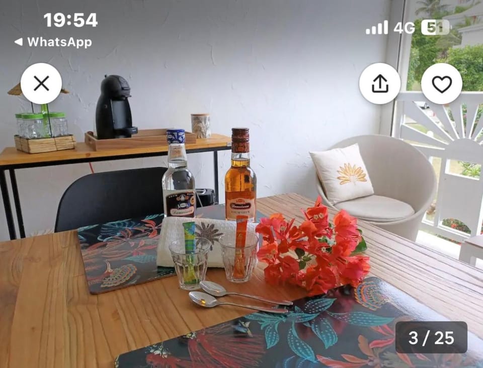 Dining area, Drinks, Alcoholic drinks