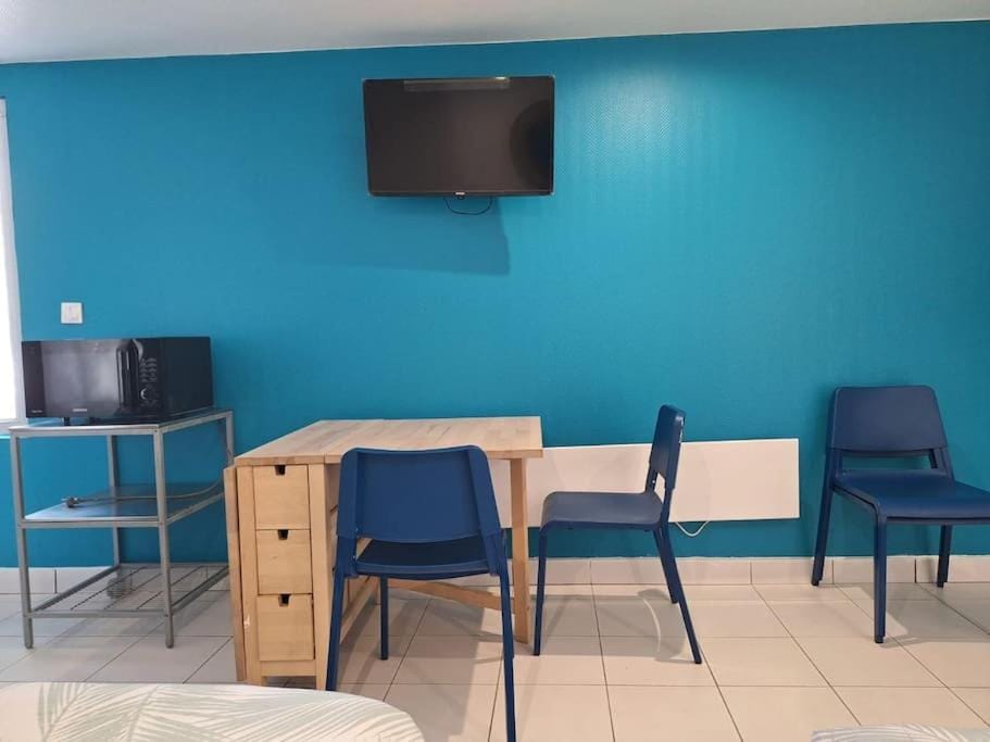 Studio meublé centre-ville 30 min Paris Apartment in Île-de-France