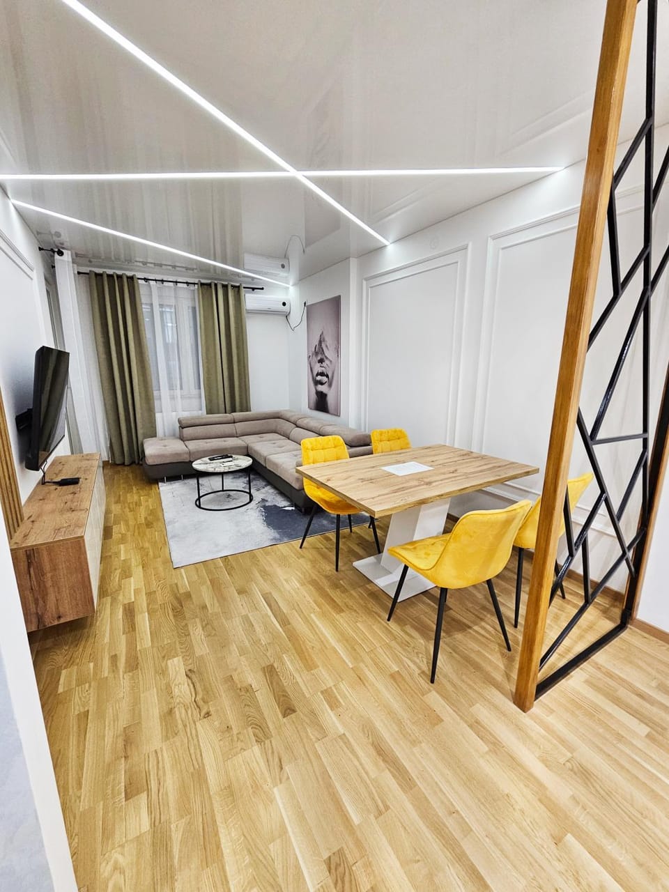 TV and multimedia, Living room, Dining area