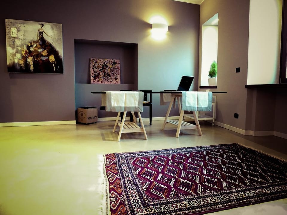 Communal lounge/ TV room