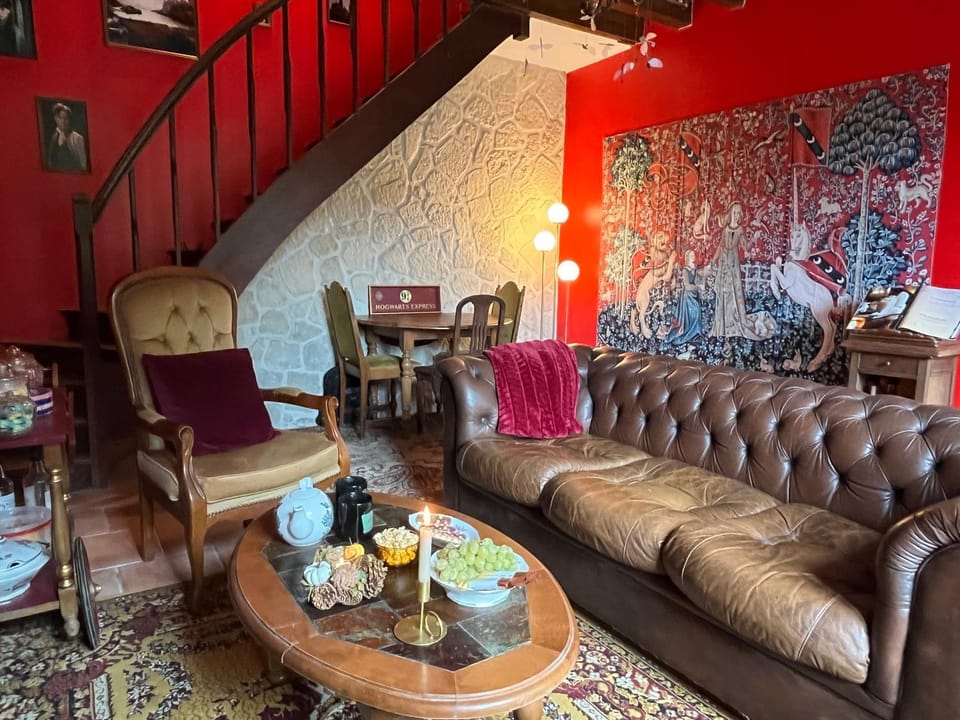 Communal lounge/ TV room, TV and multimedia, Living room