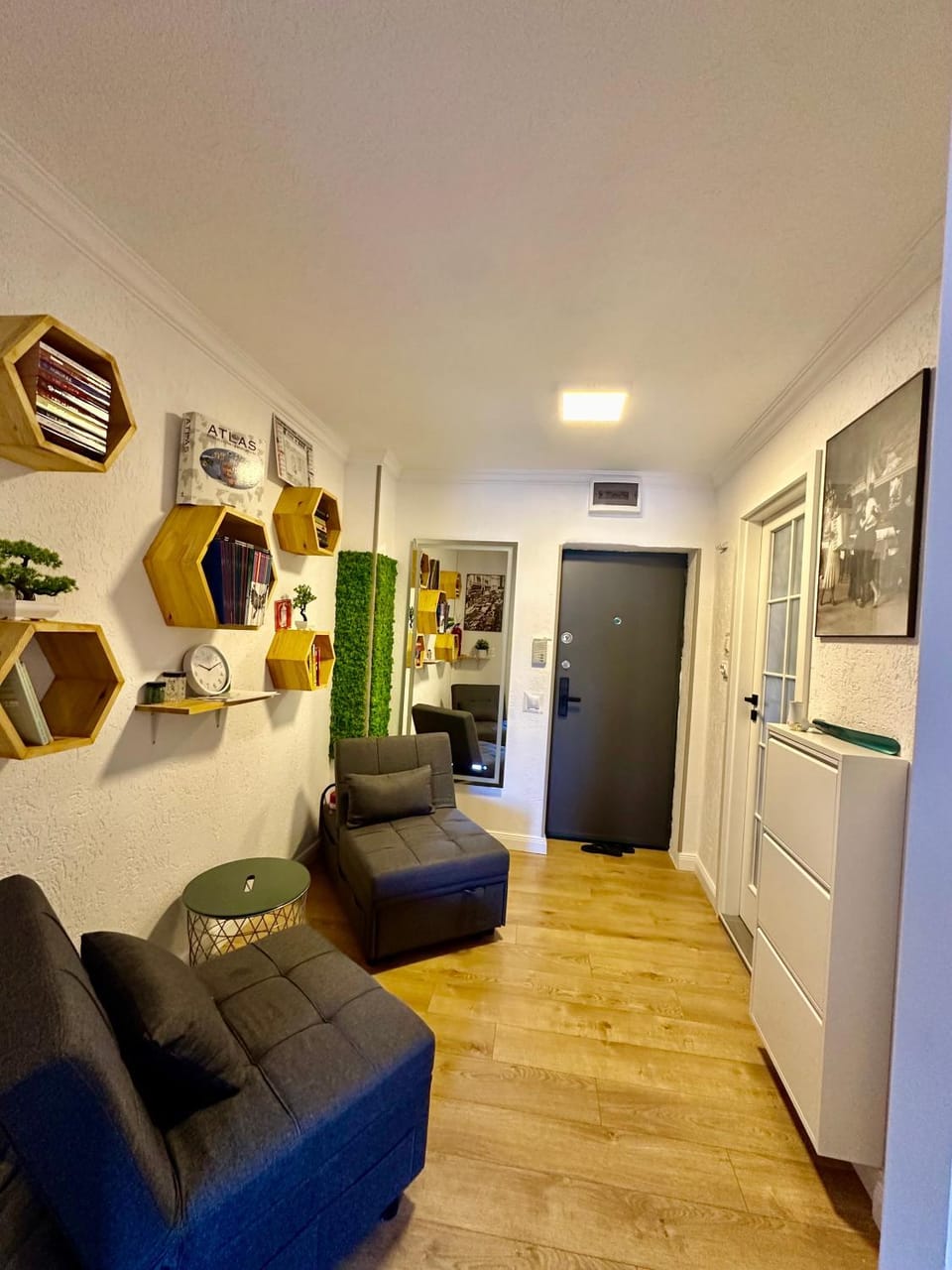 Living room, Seating area