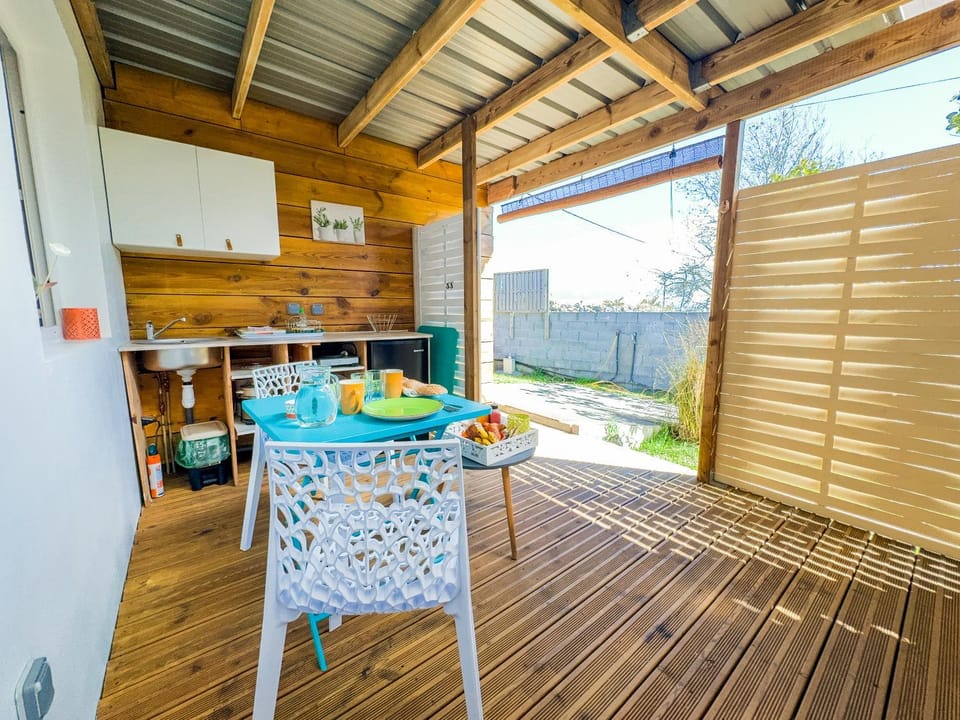 View (from property/room), Balcony/Terrace, Dining area