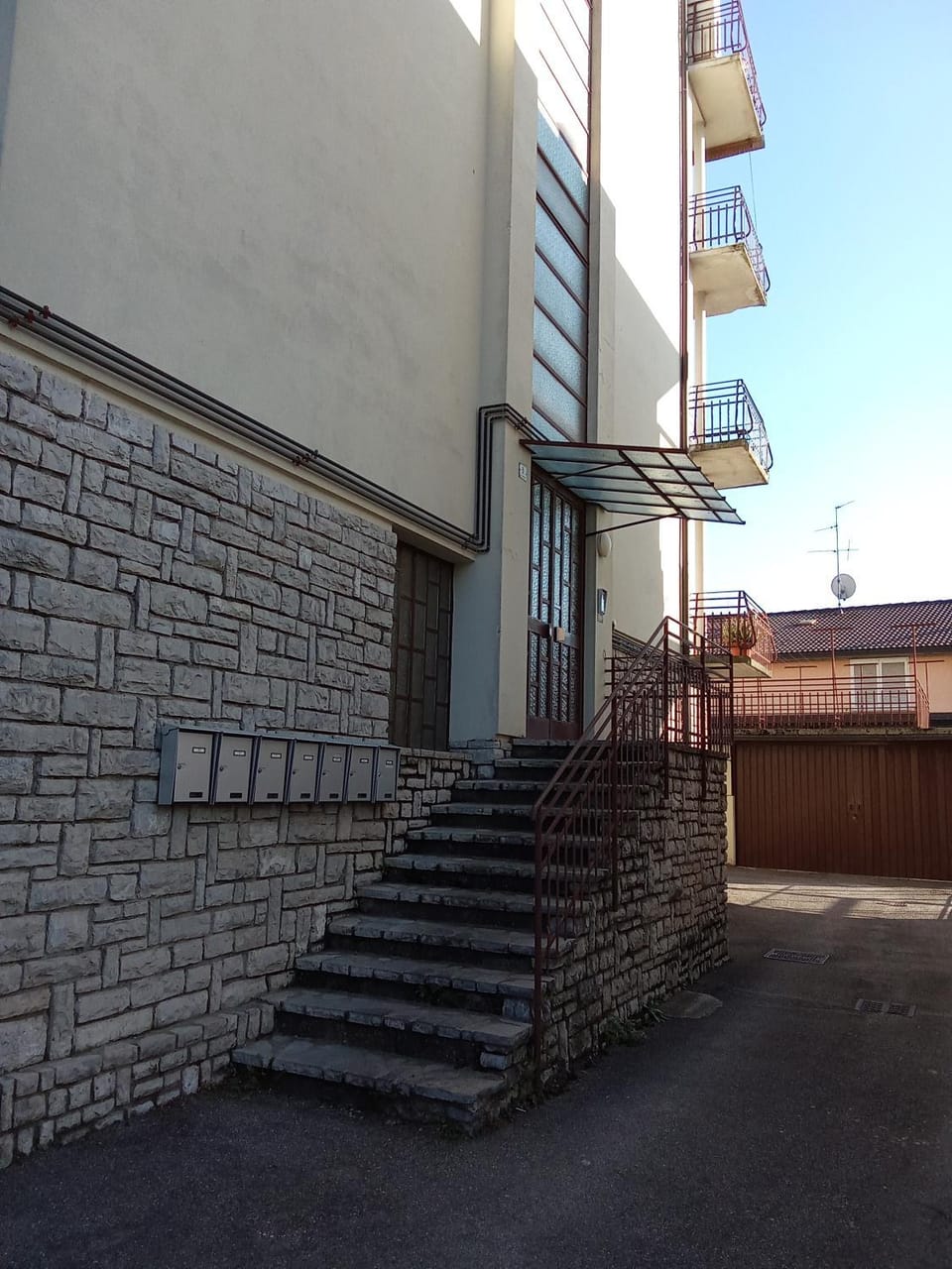Property building, Day