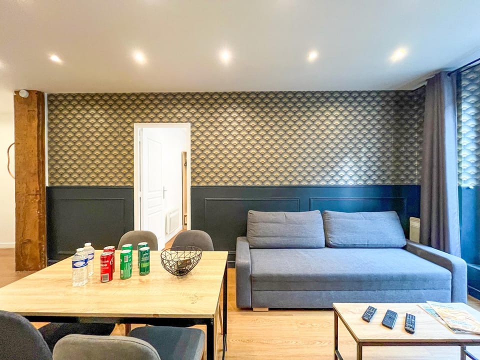 Urban Flat 18 - Charming 2BDR Parisian Home Apartment in Paris