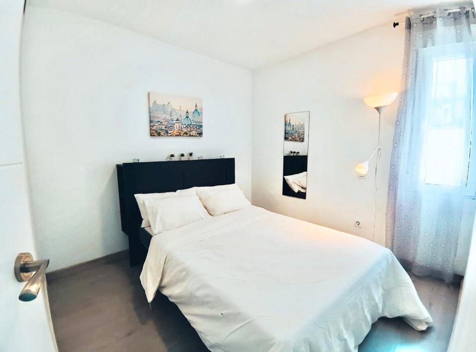Metro Avenida de America 07 Apartment in Madrid