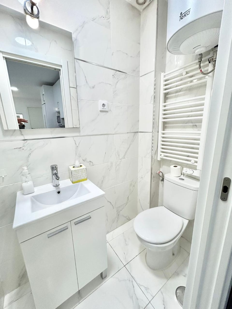 Metro Avenida de America 07 Apartment in Madrid