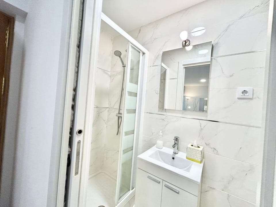 Metro Avenida de America 07 Apartment in Madrid