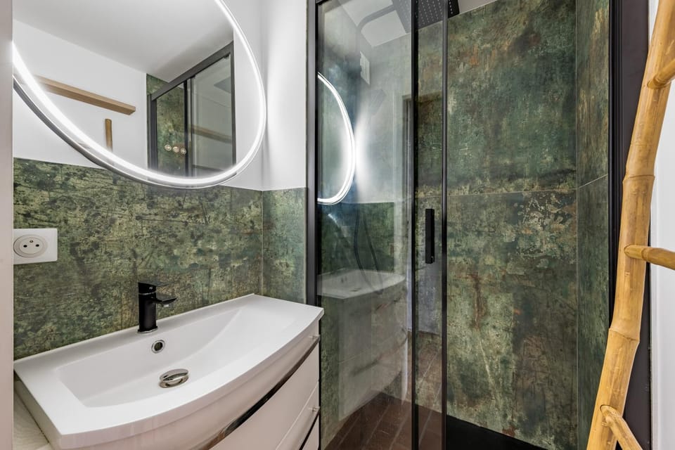 Shower, Bathroom