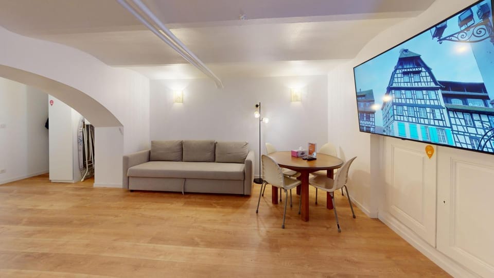 TV and multimedia, Living room, Seating area