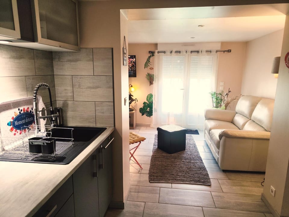 Studio climatisé et jardin clos 2 nuits minimum Apartment in Occitanie