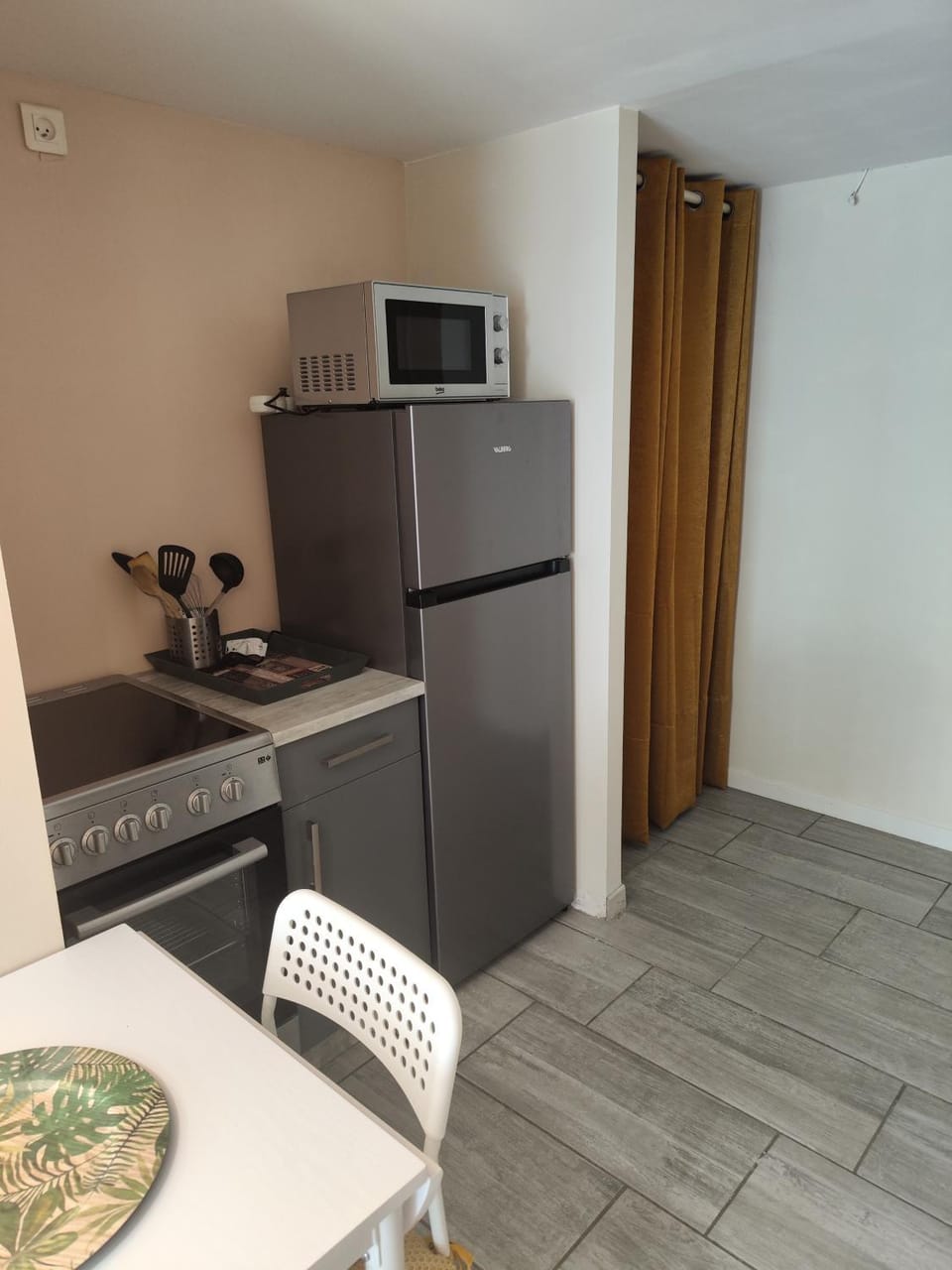 Studio climatisé et jardin clos 2 nuits minimum Apartment in Occitanie