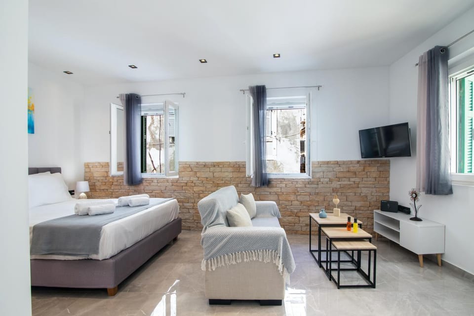 Bed, Seating area