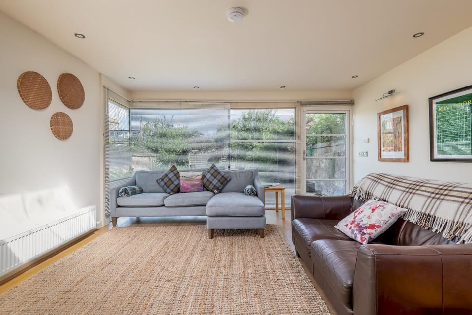 Communal lounge/ TV room, Living room